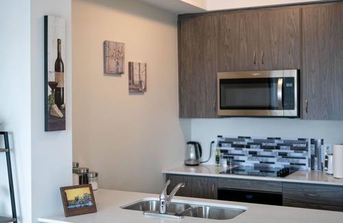 Stoney Creek Condo | Modern Comfort Condo ~ Stoney Creek ~ Hamilton