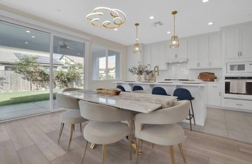 Stockton House | Modern Comfort: Stockton Edition