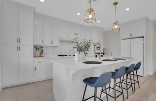 Stockton House | Modern Comfort: Stockton Edition