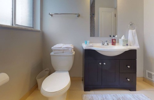 Drayton Plains Apartment | Modern condo in Royal Oak