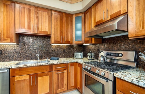 Bear Valley Condo | Modern Condo- Jacuzzi Tub SM #201 by Bear Valley Vacation Rentals