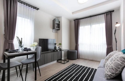 Pa Tan Apartment | Modern Condo next to Central Festival