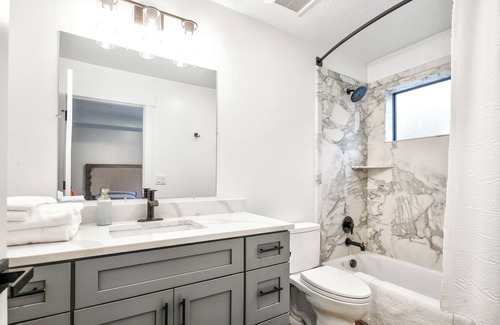 Juneau Condo | Modern, convenient condo!