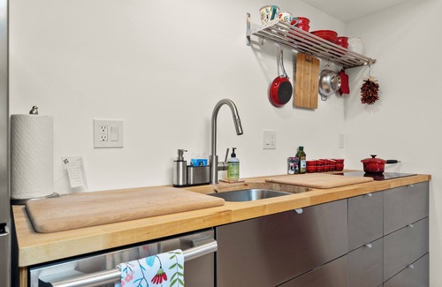 Downtown Colorado Springs Cottage | Modern Cottage with Peaceful Garden in Colorado Springs
