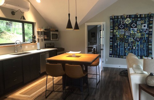 Somers House | Modern cottage with amazing views of Flathead Lake and the Rocky Mountains