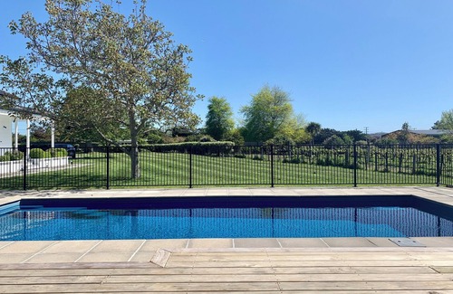 Martinborough Apartment | Modern Country Living near Town Centre