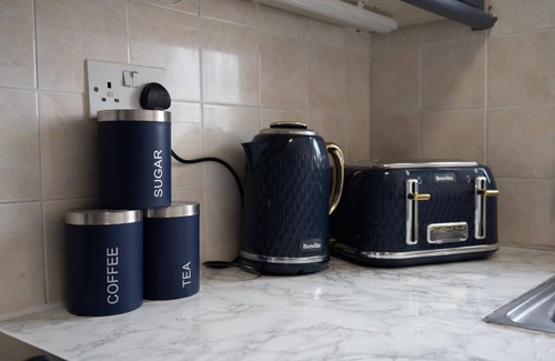 Portsmouth Apartment | Modern Cozy 2-Bedroom & family friendly