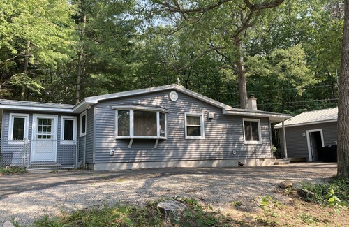 Caseville Cabin | Modern cozy cottage walk to beach and trails