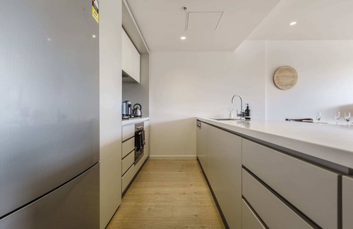 Abbotsford Apartment | Modern Cozy Escape: Nature & City Lifestyle Awaits