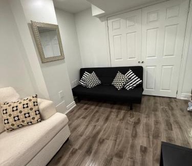 Churchill Meadows Apartment | Modern & cozy one Bedroom Basement Suite with parking