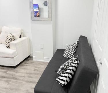 Churchill Meadows Apartment | Modern & cozy one Bedroom Basement Suite with parking