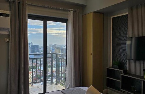 Banilad Apartment | Modern Cozy Studio with Balcony