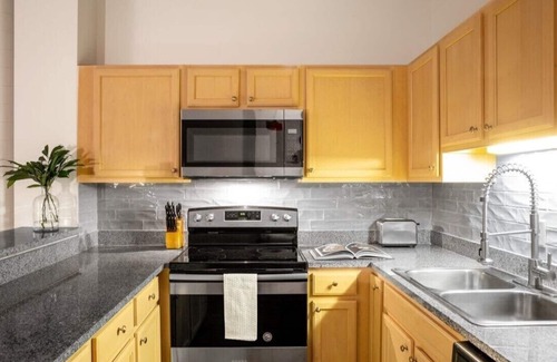 Mile Square Apartment | Modern CozySuites The Block Close to everything