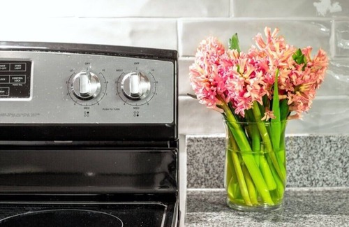 Mile Square Apartment | Modern CozySuites The Block Close to everything