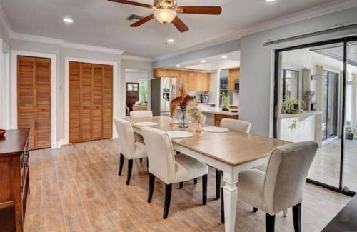 Tropic Palms House | Modern Delray House BEACH 2miles Near Downtown