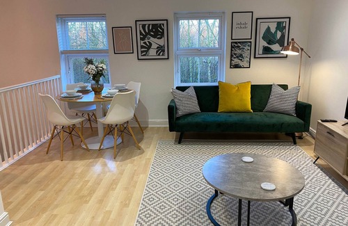Thatto Heath House | Modern, detached 2 bedroom property. Free parking.