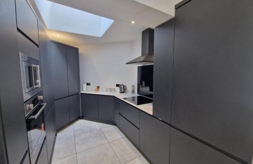 Merthyr Tydfil House | Modern Detached 3 bedroom home with off-road parking & bike store