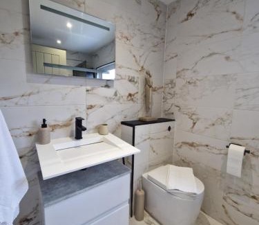 Merthyr Tydfil House | Modern Detached 3 bedroom home with off-road parking & bike store
