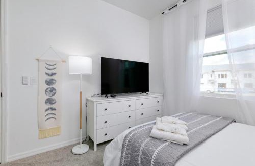 West Haven House | Modern Disney Retreat, 5BR Magic Home