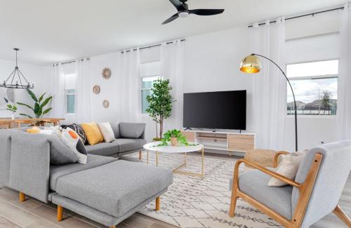 West Haven House | Modern Disney Retreat, 5BR Magic Home