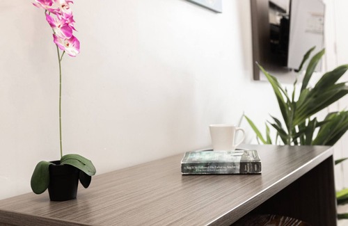 Midway District House | Modern Downtown 💎 WiFi, Cable, Parking, Comfy Bed