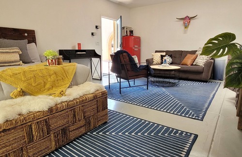 Flecha Caida Ranch Estates Apartment | Modern & elegant desert highway with quick access to hiking!