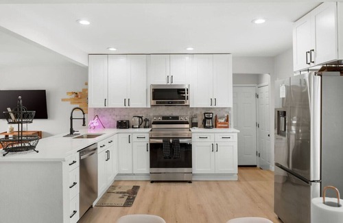 Welby House | Modern Family Friendly Escape|Central|5-Bedroom