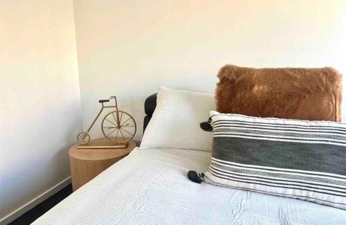 Bundamba Apartment | Modern family friendly Ipswich home