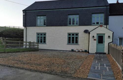 Callington House | Modern Farm house with 12 acres