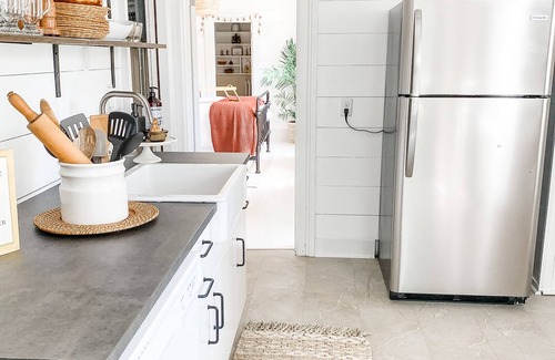 Sandusky Apartment | Modern Farmhouse Suite at The Dorley