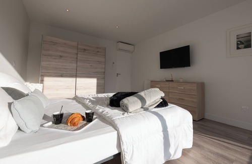 Saint-Georges-de-Didonne Villa | Modern villa 6 to 8 pers. 100m from Royan beach