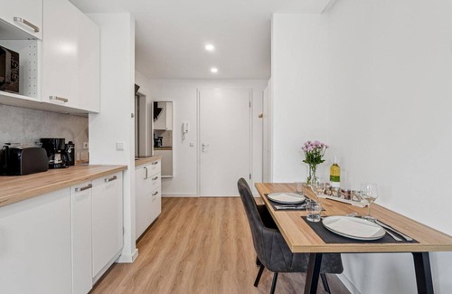 Bietigheim-Bissingen Apartment | Modern, freshly renovated apartment with beautiful balcony in Bietigheim-Bissingen