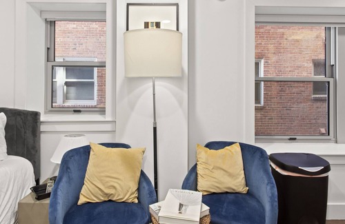 Hanover Place Apartment | Modern Fully equipped Studio in Historic Midtown