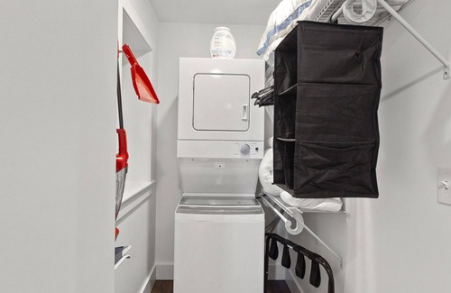 Hanover Place Apartment | Modern Fully equipped Studio in Historic Midtown
