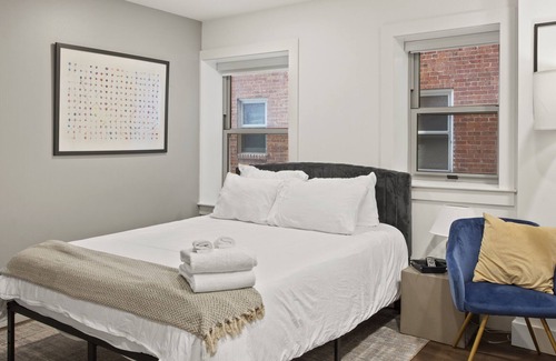 Hanover Place Apartment | Modern Fully equipped Studio in Historic Midtown