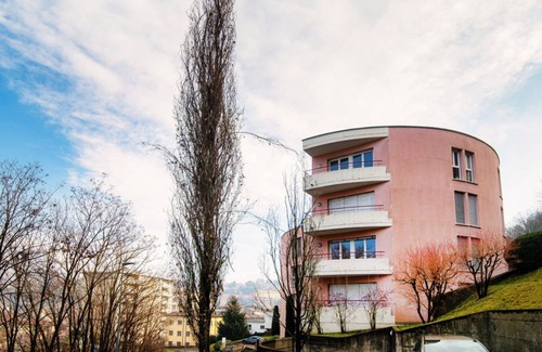 Chiasso Apartment | Modern furnished two-bedroom near the Italian border (PINK FLAT)