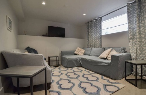 Fremont Apartment | modern garden two bedroom pet friendly