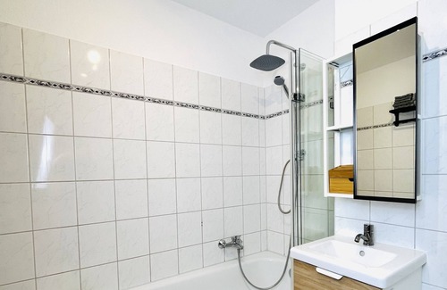 Bahnhofsviertel Apartment | Modern & Gemütlich - 2-raum Apartment Nahe dem Stadtzentrum / Hauptbahnhof