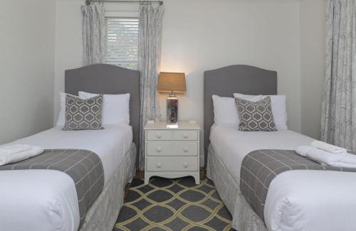 Columbia House | Modern Gem in Columbia