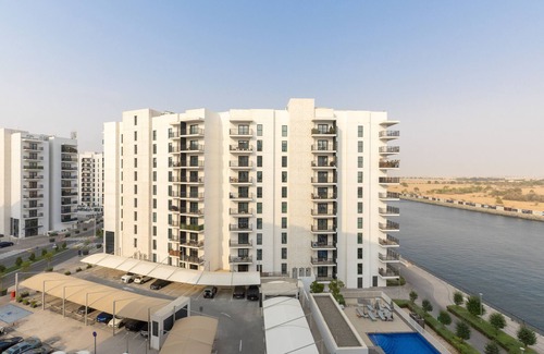 Abu Dhabi Apartment | Modern Hideaway w/Canal Views on Yas Island