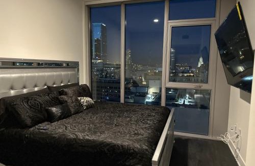 Historic Core Apartment | Modern High Rise Downtown