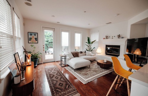 Novato House | Modern Home Away from Home 3B w/hi-speed WiFi in Novato