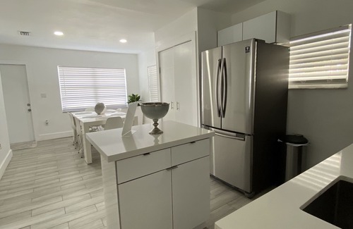 Westchester House | MODERN HOME, Excellent Location Miami 3/2