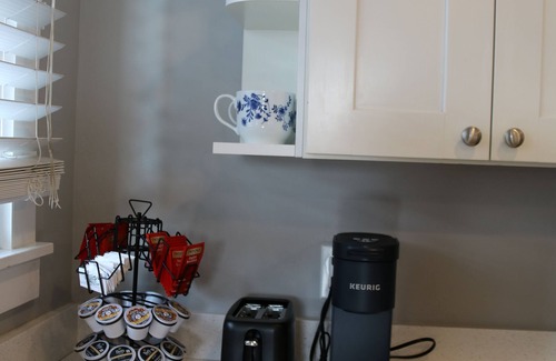 Hillcrest Apartment | Modern home in the heart of San Diego! Entire 1bd apartment in walkable area!