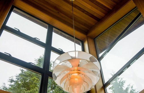 Inglewood-Finn Hill Villa | Modern home in wooded area with views of Lake Washington