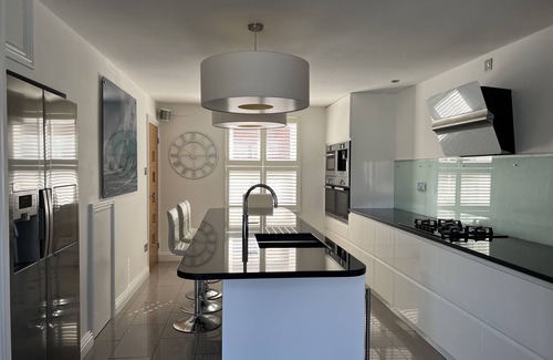 Treator House | Modern house - 5 minute stroll to Padstow Harbour