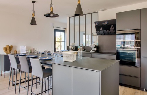 Penmarch Ski Chalet | Modern house for 6 - 300m from Pors Carn beach