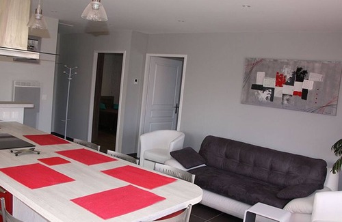 Mignieres Cottage | Modern house near Chartres with private parking