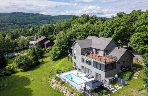 Prevost House | Modern house near the St-Sauveur ski slopes (15 min), little northern train (5 min)