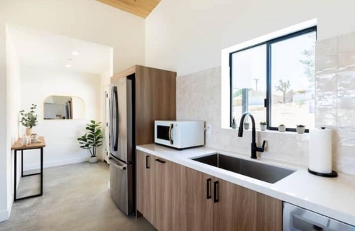 Joshua Tree House | Modern Joshua Tree Village Home